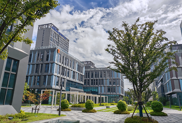 吐鲁番工业地产投资新蓝海——新能源产业园区崛起